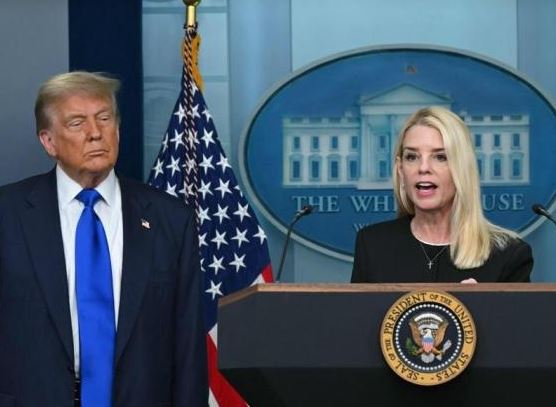 Trump kërkon 10 miliardë dollarë nga Murdoch për letrën “skenike” drejtuar Epstein