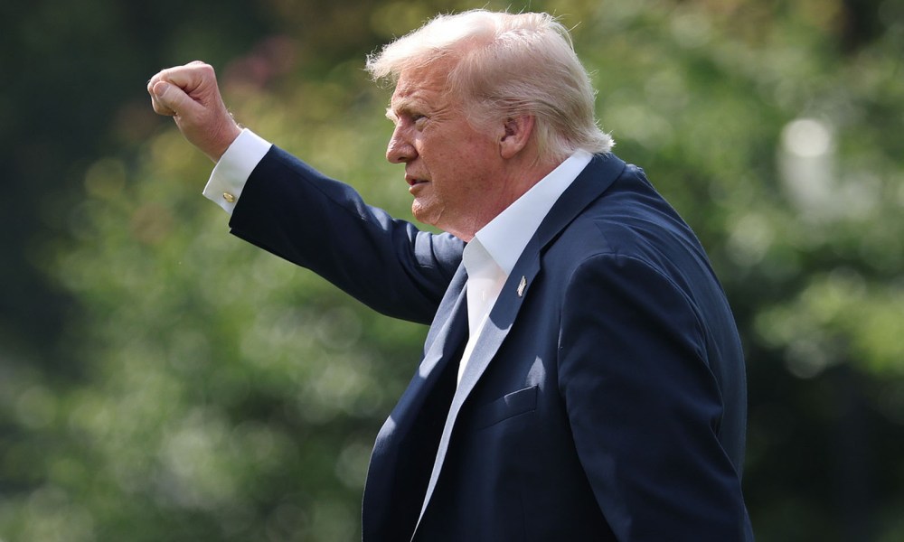 Trump mburret për rilindjen e Amerikës në gjashtë muaj, por vendi po përjeton përçarje të thella