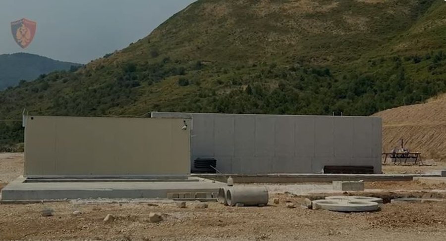 U arrestuan pas dyshimeve për ndërtimin e një TEC-i në hapësirë publike, lirohen 2 inxhinierët