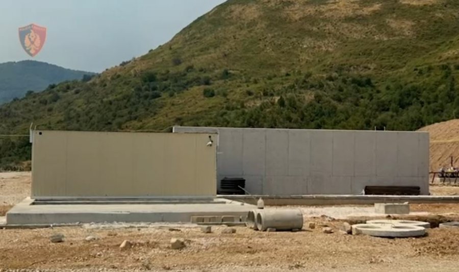 U arrestuan pas dyshimeve për ndërtimin e një TEC-i në hapësirë publike, lirohen drejtori dhe inxhinieri i kompanisë ‘Delvina Gaz’