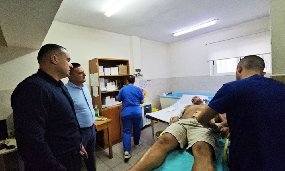 U dogj duke shpëtuar disa të moshuar në Vergo të Delvinës, komisari sillet në Tiranë për kurim