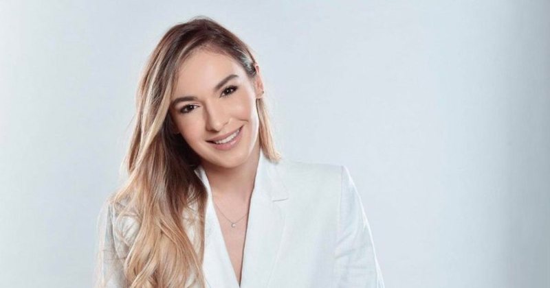 “U pendova, por …”, ish-deputetja e PD tregon momentin ‘epik’ kur i shkroi ish-it nën efektin e alkoolit