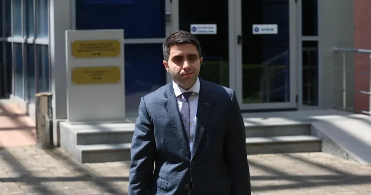 U pezullua nga detyra/ Jonaid Myzyri paraqitet në GJKKO, apelon vendimin