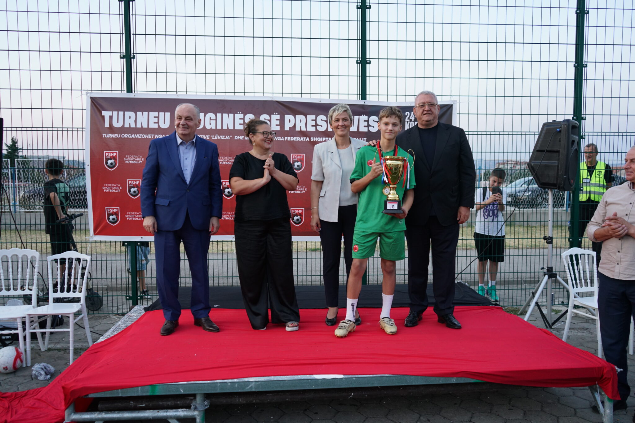 Ul siparin turneu në Preshevë, Duka: Emocion që isha këtu, të promovojmë futbollin e të motivojmë fëmijët të luajnë