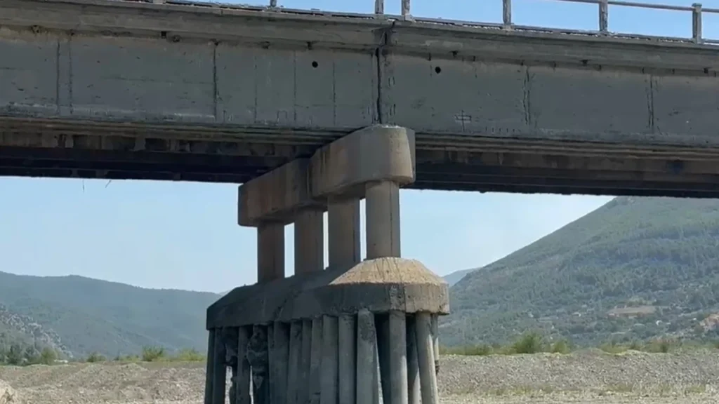 Ura e Milotit mbyllet përfundimisht, pas rrezikut për shembje