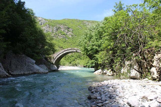 Ura e Vashës, lidhje e hershme dhe e re me qytetërimin përgjatë Rrugës së Arbrit