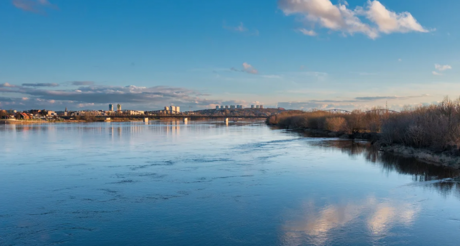 Vala e të nxehtit prek ekosistemin e Polonisë/ Niveli i lumit Vistula bie në minimum historik