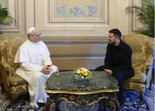 Vatikani i gatshëm të organizojë bisedime paqeje mes Rusisë dhe Ukrainës