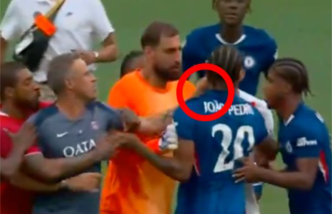 VIDEO/ Plas sherri pas finales! Luis Enrike humbet toruan, godet lojtarin e Çelsit