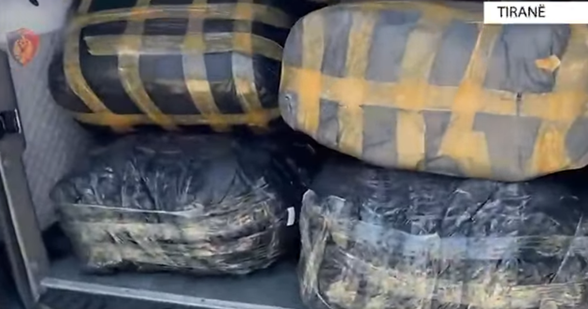 VIDEO/ Po transportonte 40 mijë euro mall kontrabandë në tregun e shumicës, “i pritet” rruga 52-vjeçarit, arrestohet nga policia