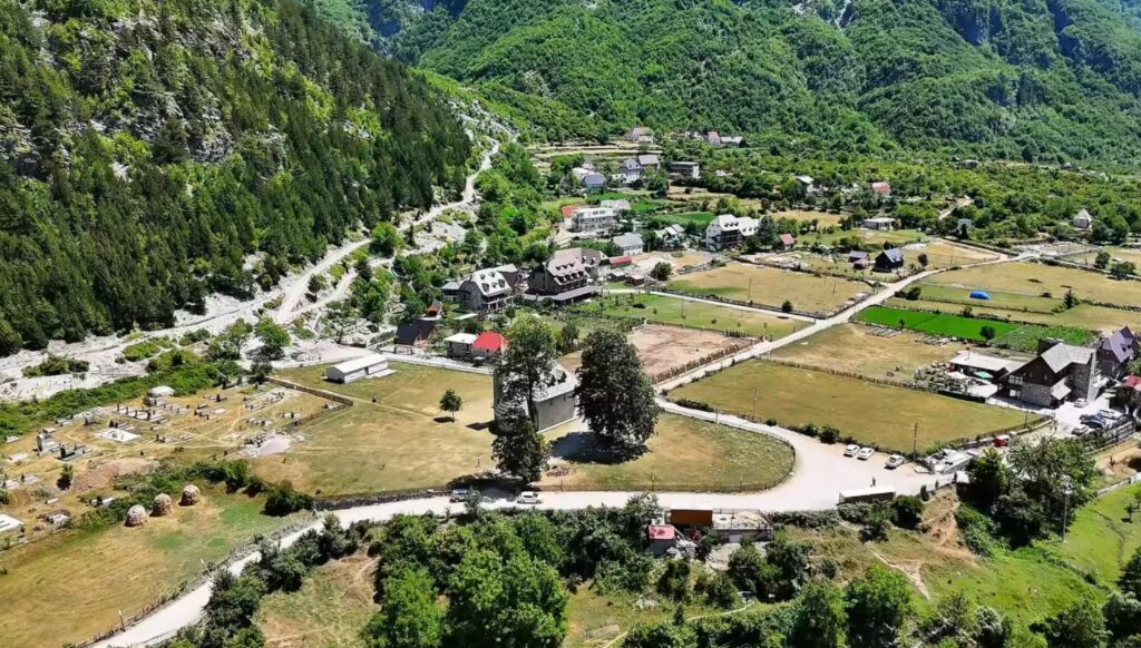 VIDEO / Rama ndan pamjet: Ja Thethi pas operacionit nga kanceri i paligjshmërisë