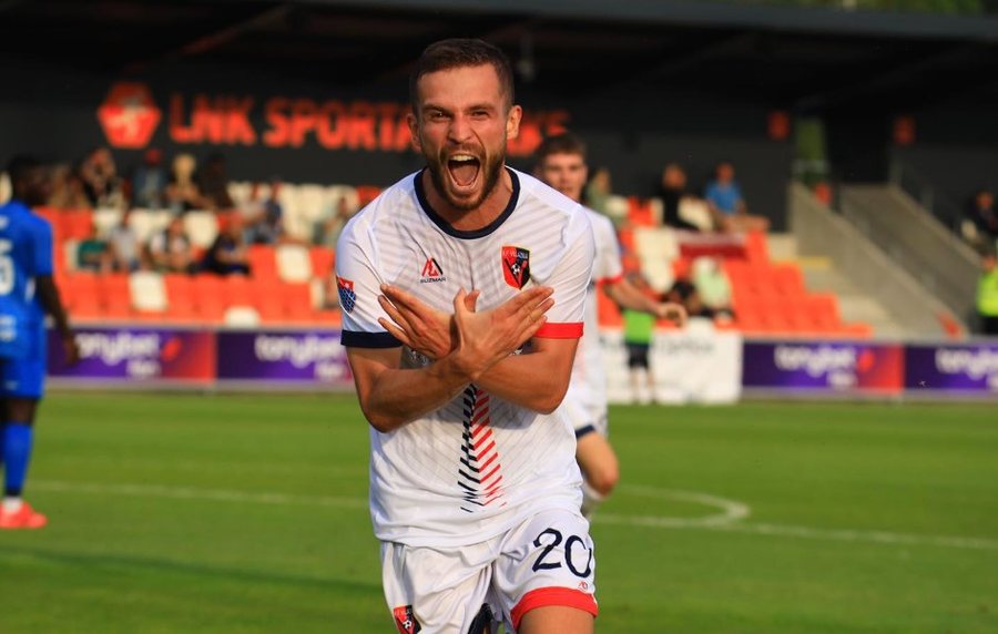 VIDEO/ Vllaznia kualifikohet në turin e dytë të Conference League mes kaosit, shihni çfarë ndodhi në fund të ndeshjes