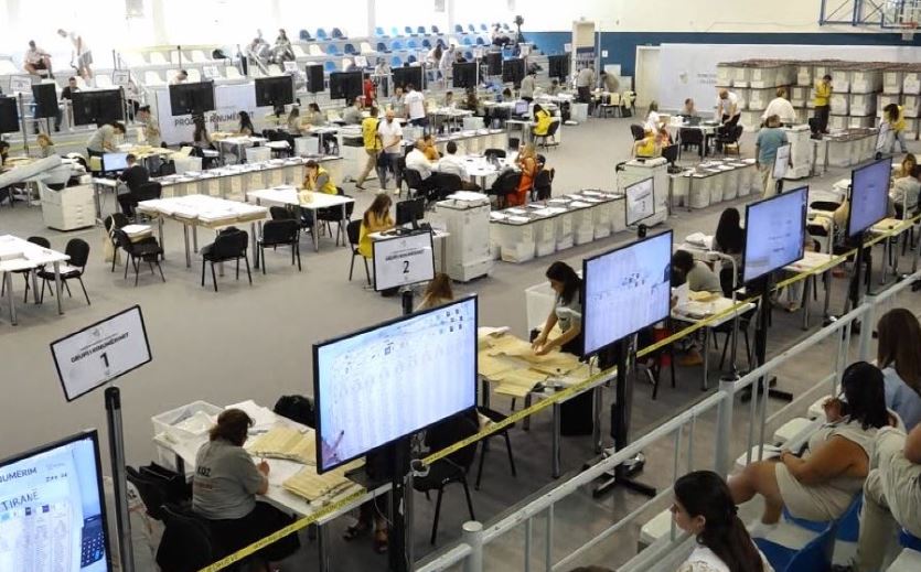 Vota që vijnë e shkojnë/ Çfarë zbuloi rinumërimi në Durrës?