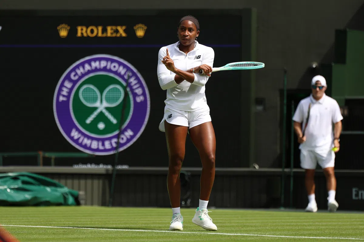 Wimbledon me surpriza të mëdha te femrat, kualifikohen Sinner e Djokovic te meshkujt