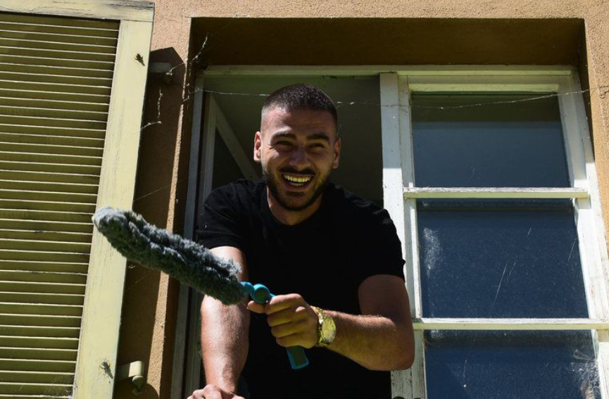 Ylli Dreshaj “zhduket” pas bujës në Ferma VIP, zbulohet me çfarë po merret në Zvicër fermeri