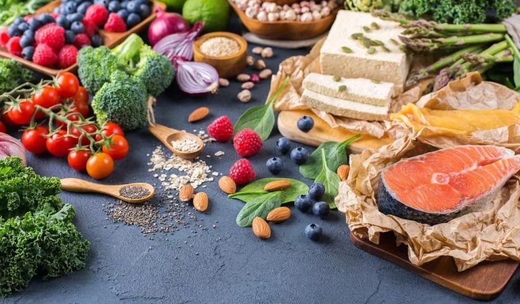 Zbuloni pesë ushqime super të shëndetshme që duhet të shtosh në dietën tënde