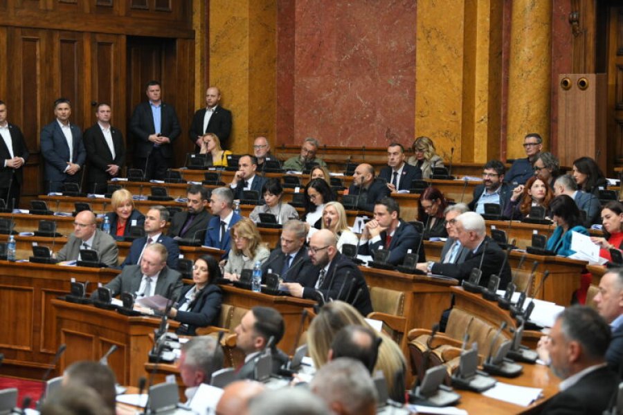 Zgjedhje të parakohshme në Serbi? Studentët kërkesë opozitës: Bojkotoni Kuvendin!