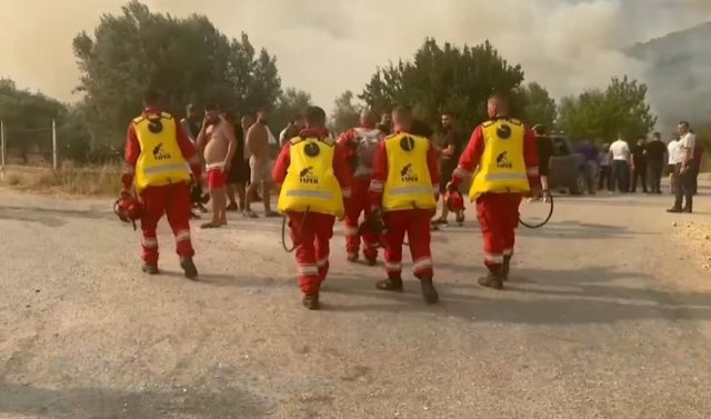 Zjarret në Delvinë/ Vengu: Orët në vijim pritet të jenë të vështira