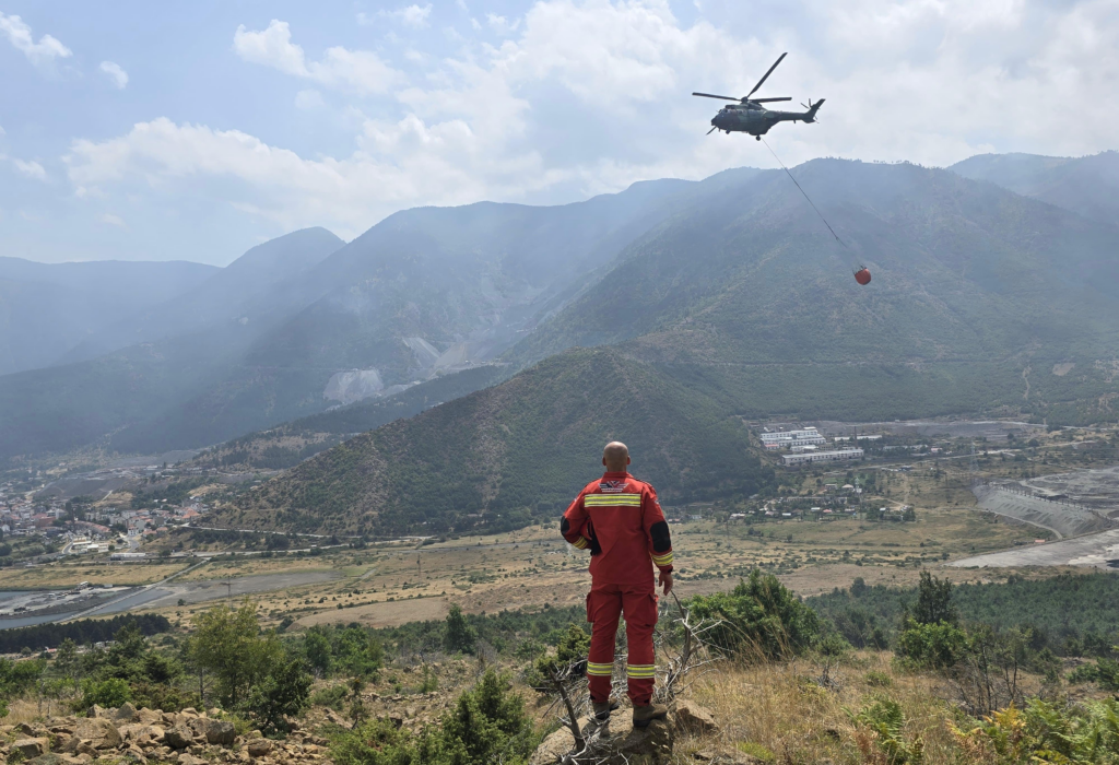 Zjarret në jug të vendit,5 vatra aktive, në pritje të ndërhyrjes ajrore