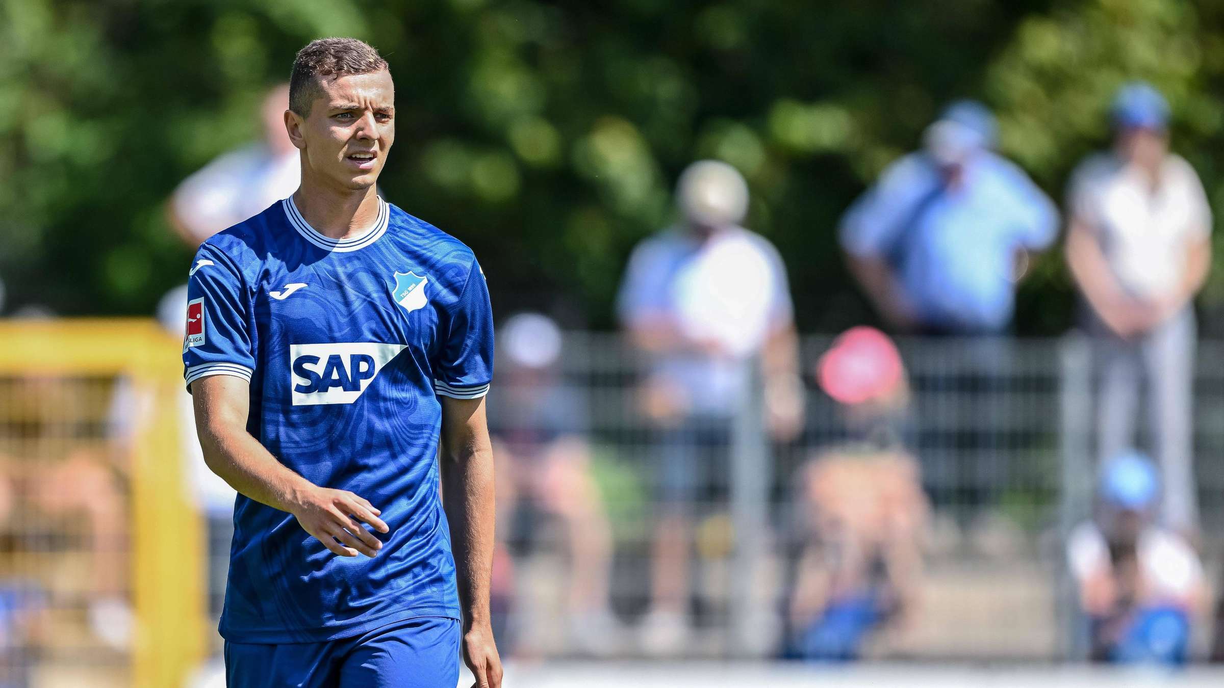 Zyrtare/ Asllani rinovon kontratën, qëndron te skuadra deri në vitin 2029