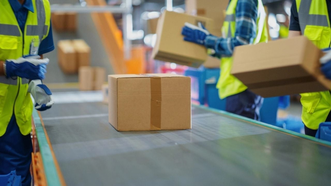 25 shtete i përgjigjen tarifave të Trump, pezullojnë të gjitha dërgesat postare drejt SHBA-së