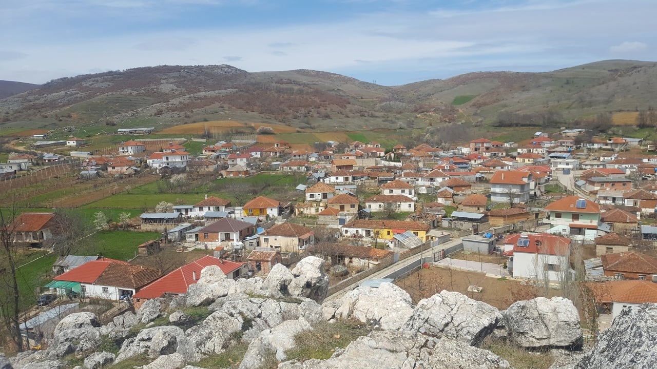 41-vjeçari dhunon bashkëshorten në Maliq/ Pas ngjarjes, daja i saj merr hak! Arrestohen të dy