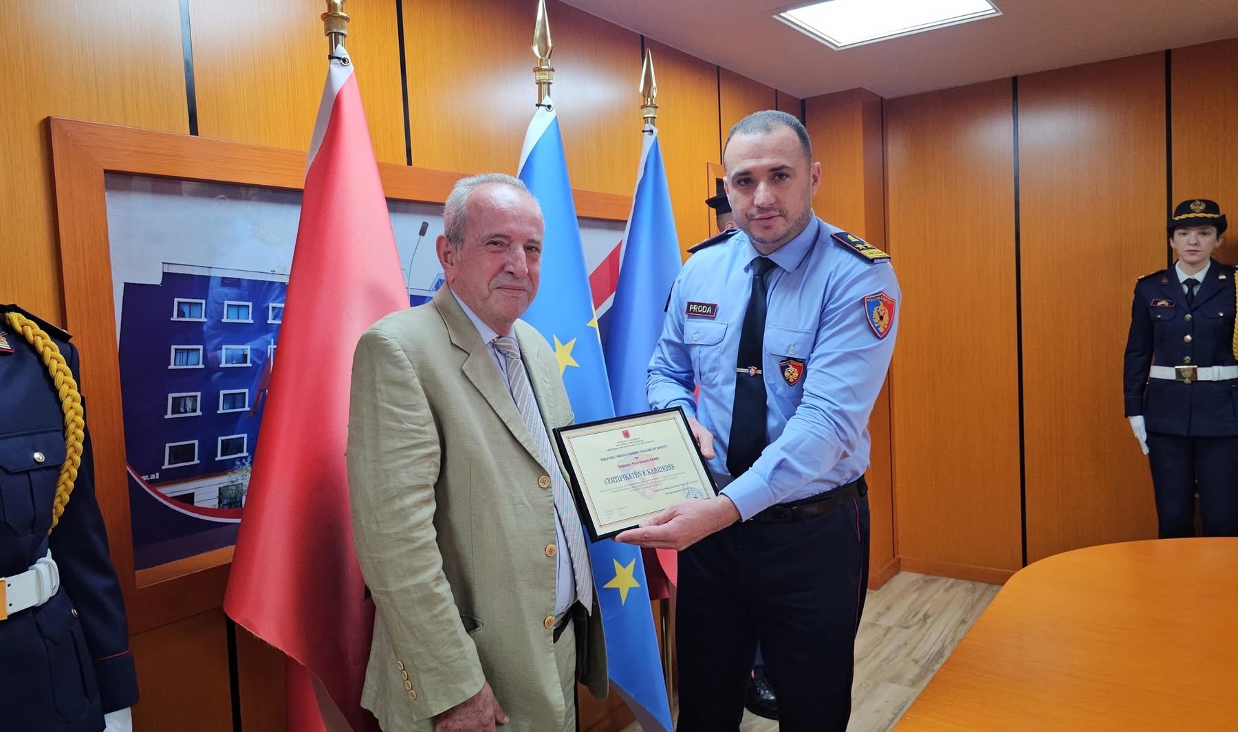 44 vite në radhët e Policisë, Drejtuesit të Parë i jepet “Certifikata e Karrierës”