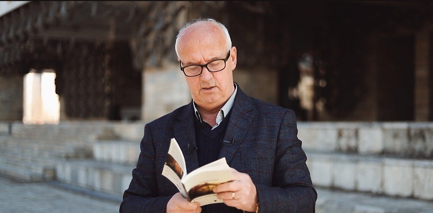 Adem Gashi: Kur vetmon përmallshëm me hijet