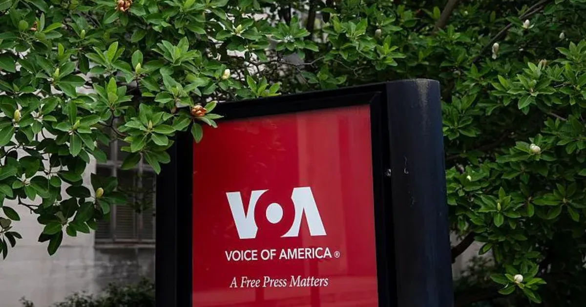 Administrata Trump synon të pushojë nga puna 500 punonjës të “Zërit të Amerikës”