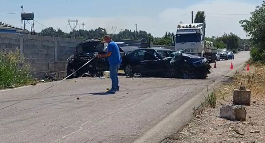 Aksident në Mamurras-Thumanë, përplaset makina me udhëtarë ukrainas