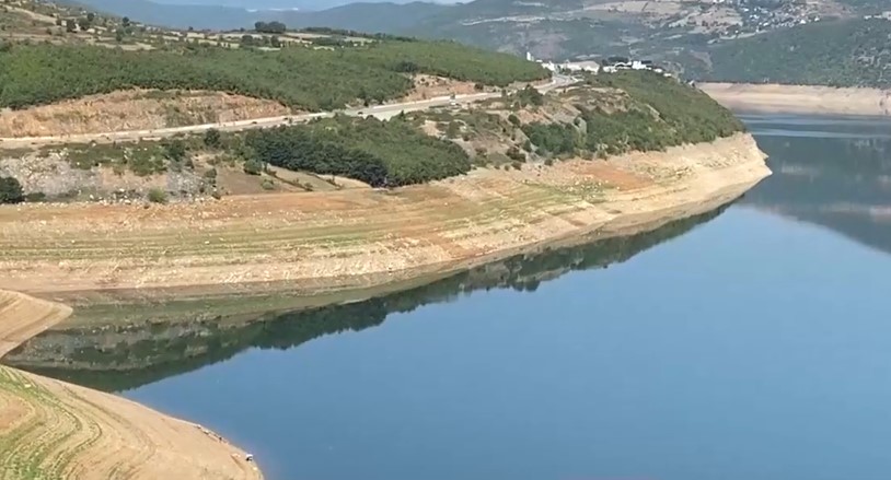 Alarm në Fierzë/ Liqeni po zbrazet me ritme të shpejta çdo ditë, ndalet prodhimi i energjisë