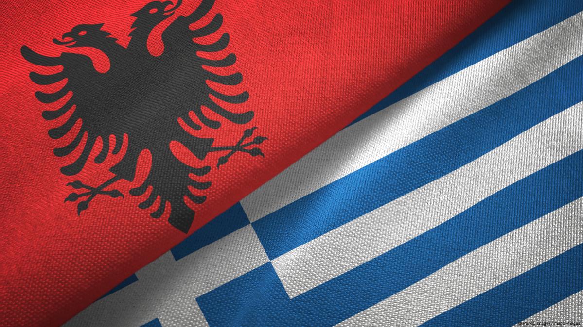 Ambasada e Greqisë: Jemi pranë popullit shqiptar, bashkë në shuarjen e zjarreve!