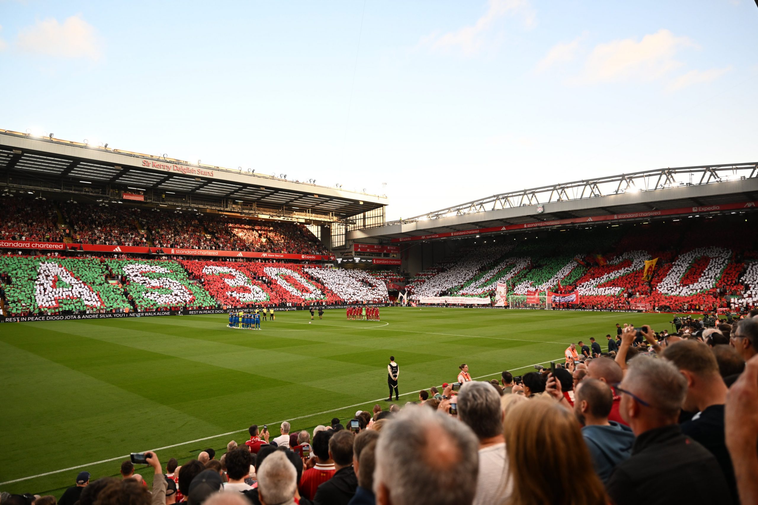 “Anfield” nderon Zhotën, Liverpul nis edicionin në shtëpi