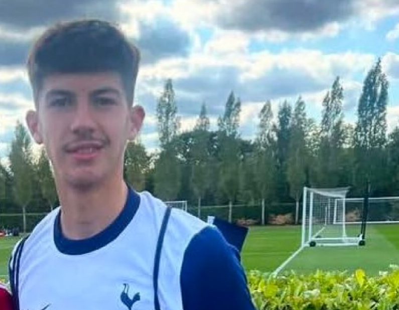 Armend Muslika, ylli i madh i Shqipërisë që po rritet te Totenhemi dhe pritet të ketë magjinë e Brojës