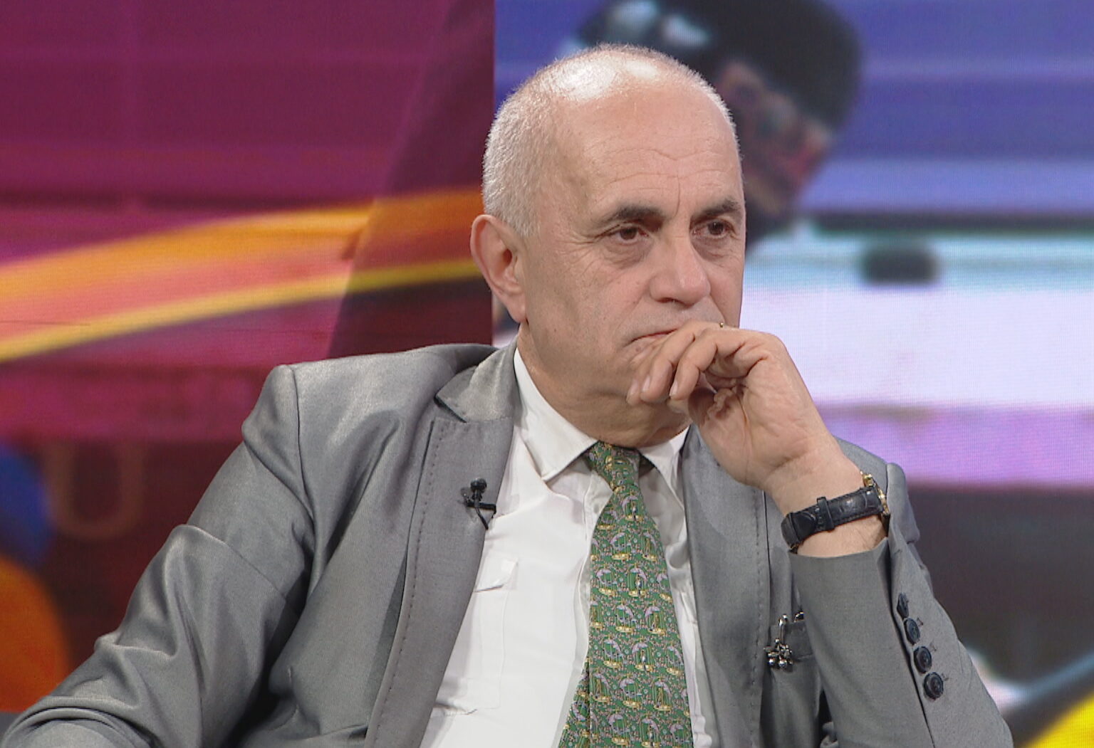 Artan Fuga: Ore a martohen më shqiptarët a jo?