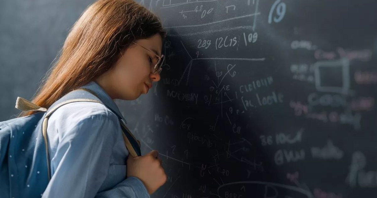 Autizmi: 44% e adoleshentëve arrijnë të kalojnë pa u vënë re, por me çfarë kostoje?