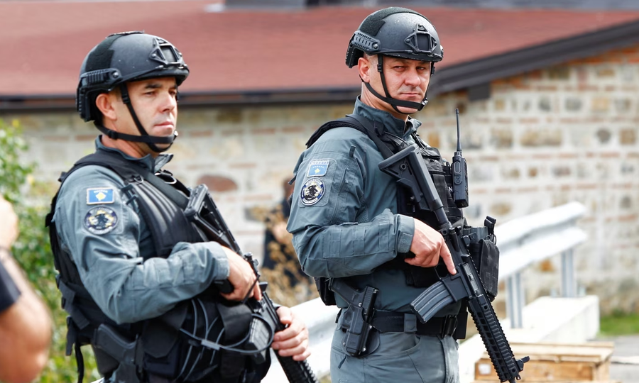 Babë e bir u vranë në Gjilan, kush i ekzekutoi argjendarët?