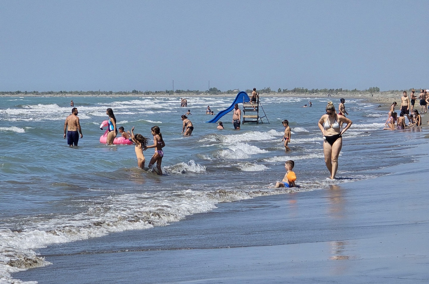 Belinda Balluku: Në plazhet e Semanit dhe Darëzezës, më lirë se kudo tjetër, shërbim cilësor nga njerëz që të presin me buzëqeshje
