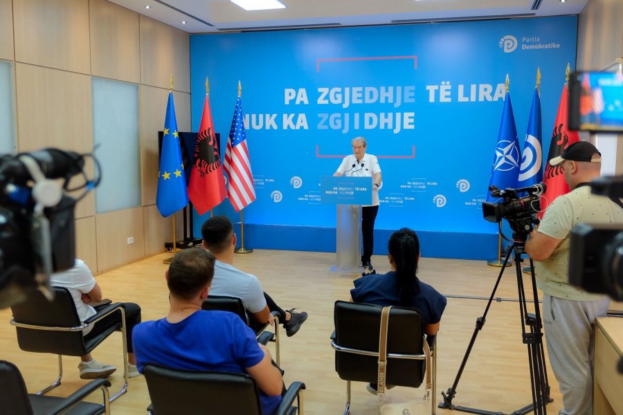 Berisha i drejton 4 pyetje Ramës: Nëse nuk ballafaqohesh dot me Daniel Shimën, je autori kryesor i këtij terrorizmi shtetëror bashkë me Agasin