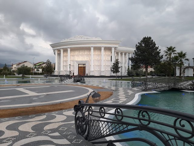 BIRN: Paratë e drogës kthehen në resorte, goditet organizata e trafikimit të 28 tonë kokainë