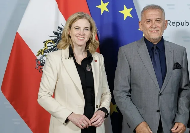 Bomba diplomatike në Austri: Ambasadori shqiptar ‘plagjiator’ me një të kaluar të mundshme në shërbime sekrete