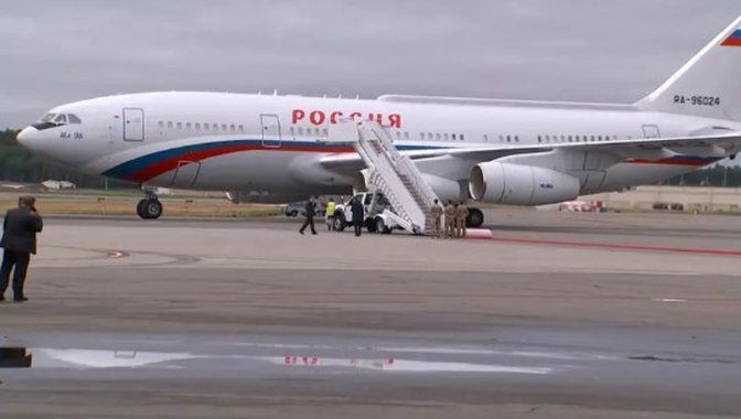 Brenda orarit, Vladimir Putin mbërrin në Alaskë