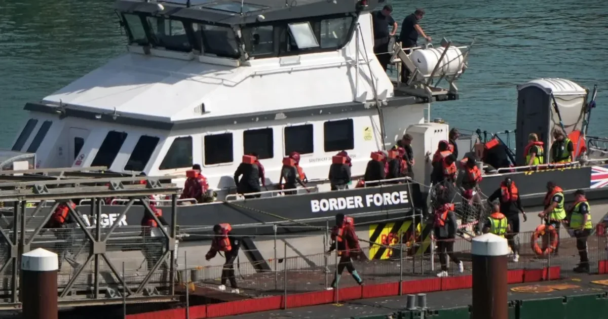 Çfarë do ndodhë me shqiptarët?! Parandalimi i migrimit të paligjshëm, Britania do të rishikojë sistemin e azilit