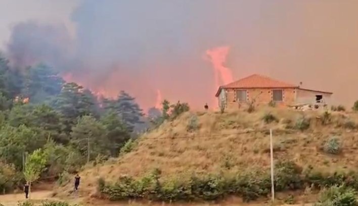 Çfarë do të ndodhë me banesat e djegura nga zjarret?/ Ja si përgjigjet kryeministri Rama