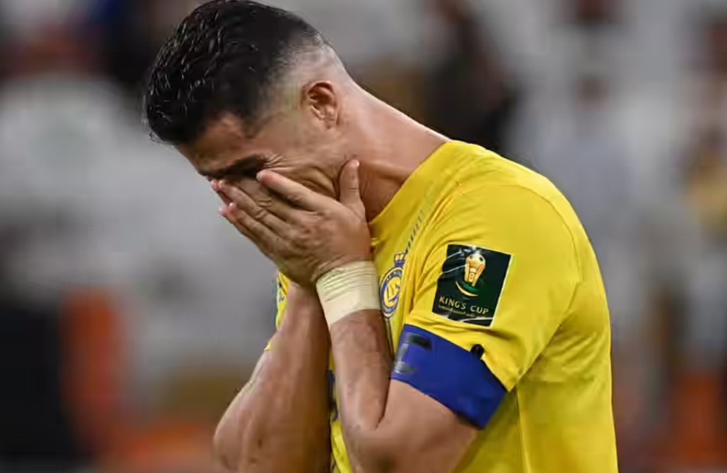 Cristiano Ronaldo në lot, Al-Nassr nuk ia del dot në finale. Al-Ahli fiton falë “ruletës ruse” (video)