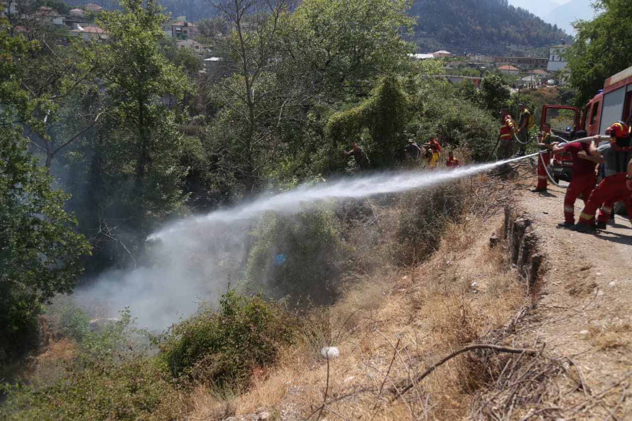 Delvina në “luftë” me flakët, Rama: Në operacion, 300 forca zjarrfikëse e dy helikopterë