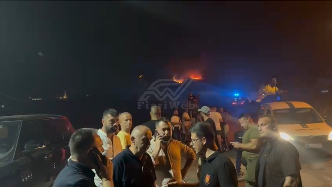 Delvinë – Situatë alarmante nga zjarri, rrezikohen banesat, Ministri Pirro Vengu mbërrin me urgjencë