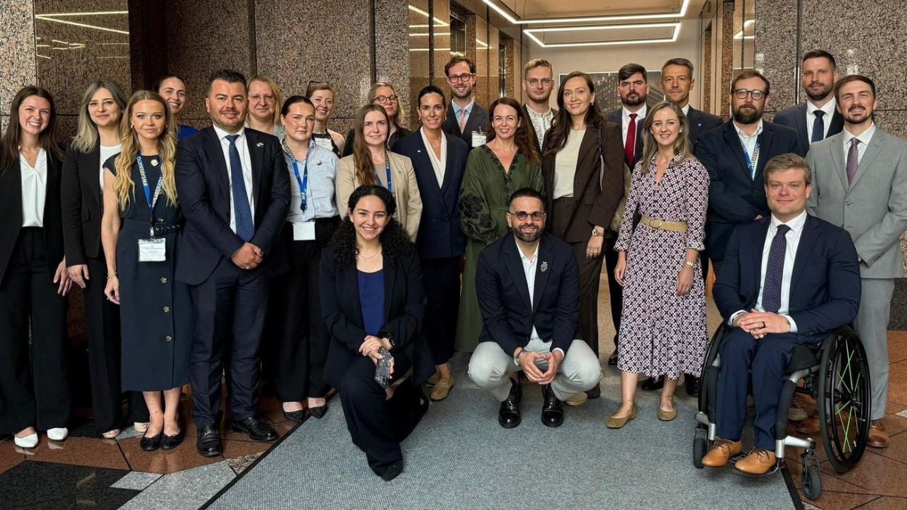 Deputeti Kapri merr pjesë në programin e DASH për politikanët e rinj: Mundësi e vyer për të ndërtuar ura bashkëpunimi