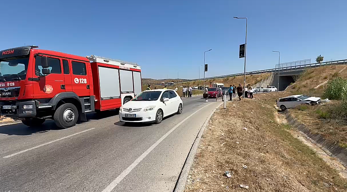 Detaje nga aksidenti me 1 viktimë në Levan, një prej shoferëve dyshohet se i ra të fikët (Video)