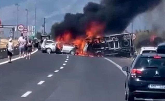 Detaje të reja tronditëse/ Tre shqiptarët u dogjën të gjallë teksa ktheheshin nga Athina, ja kush e shkaktoi aksidentin